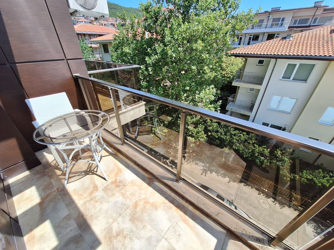 Spacious two-bedroom apartment with parking space only 200 meters from the sea in Sveti Vlas