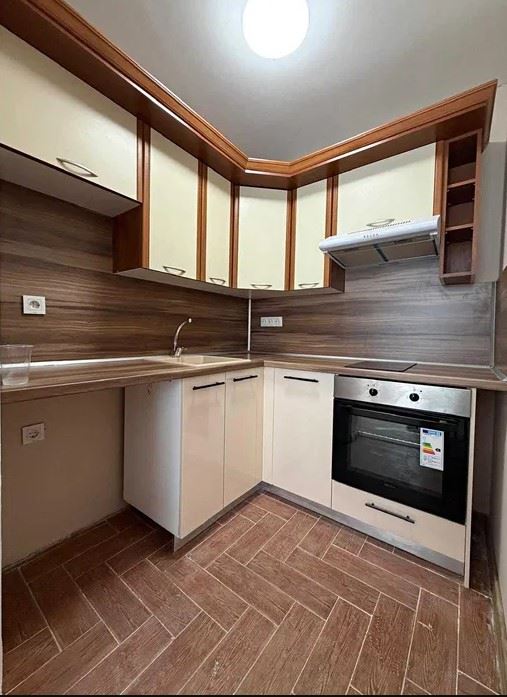 First-line apartment in Elenite – major renovation, residential electricity and direct beach access