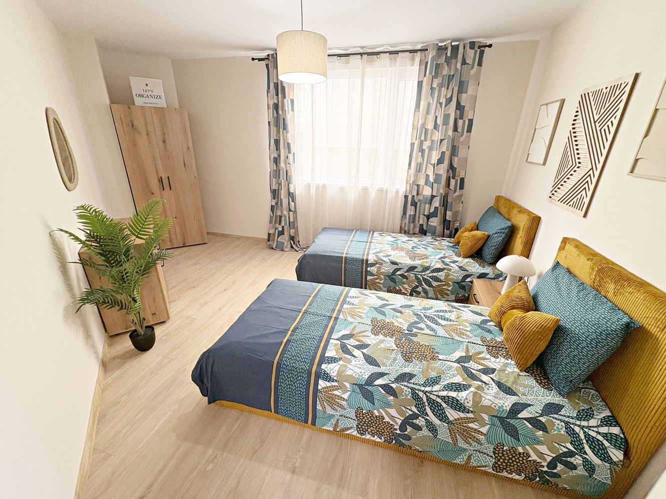 Two independent residential spaces with sea view in the center of Sveti Vlas – designer interior and private parking space