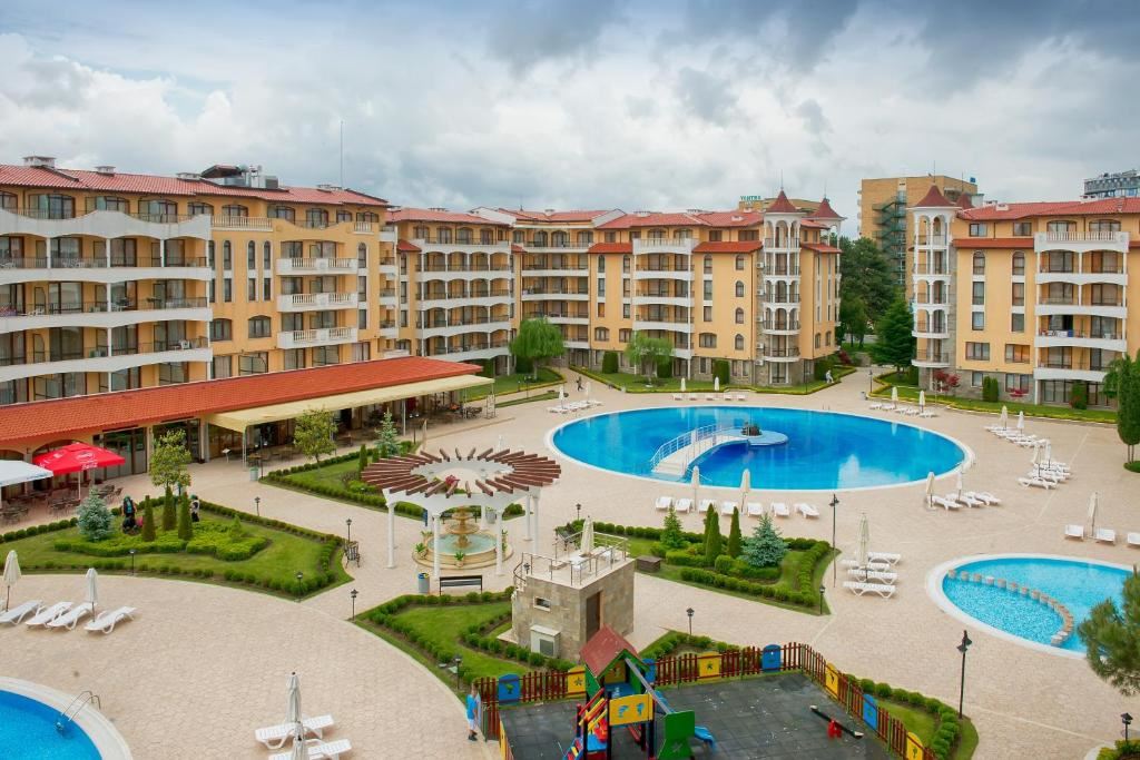 Panoramic One-Bedroom Apartment in a Complex with Swimming Pools, SPA and a Huge Green Garden in Sunny Beach