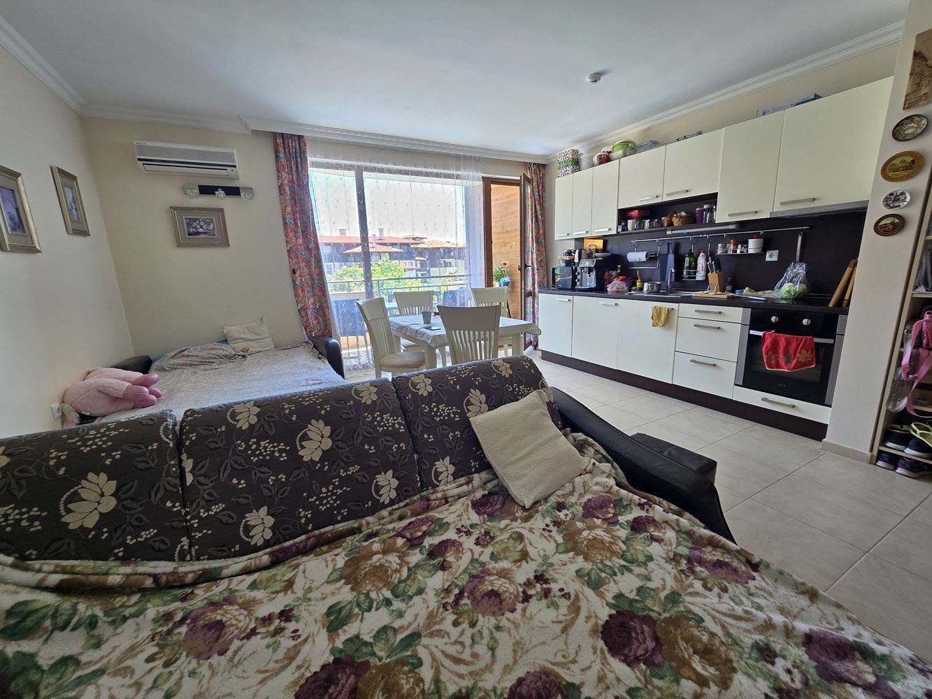 One-bedroom apartment in Sveti Vlas with direct access to the swimming pool – a quiet place for living and relaxation