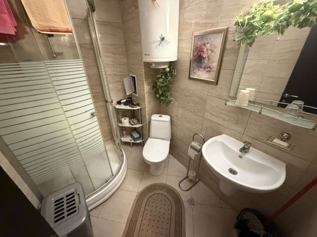 Spacious Three-Bedroom Apartment Close to the Sea with Excellent Complex Facilities