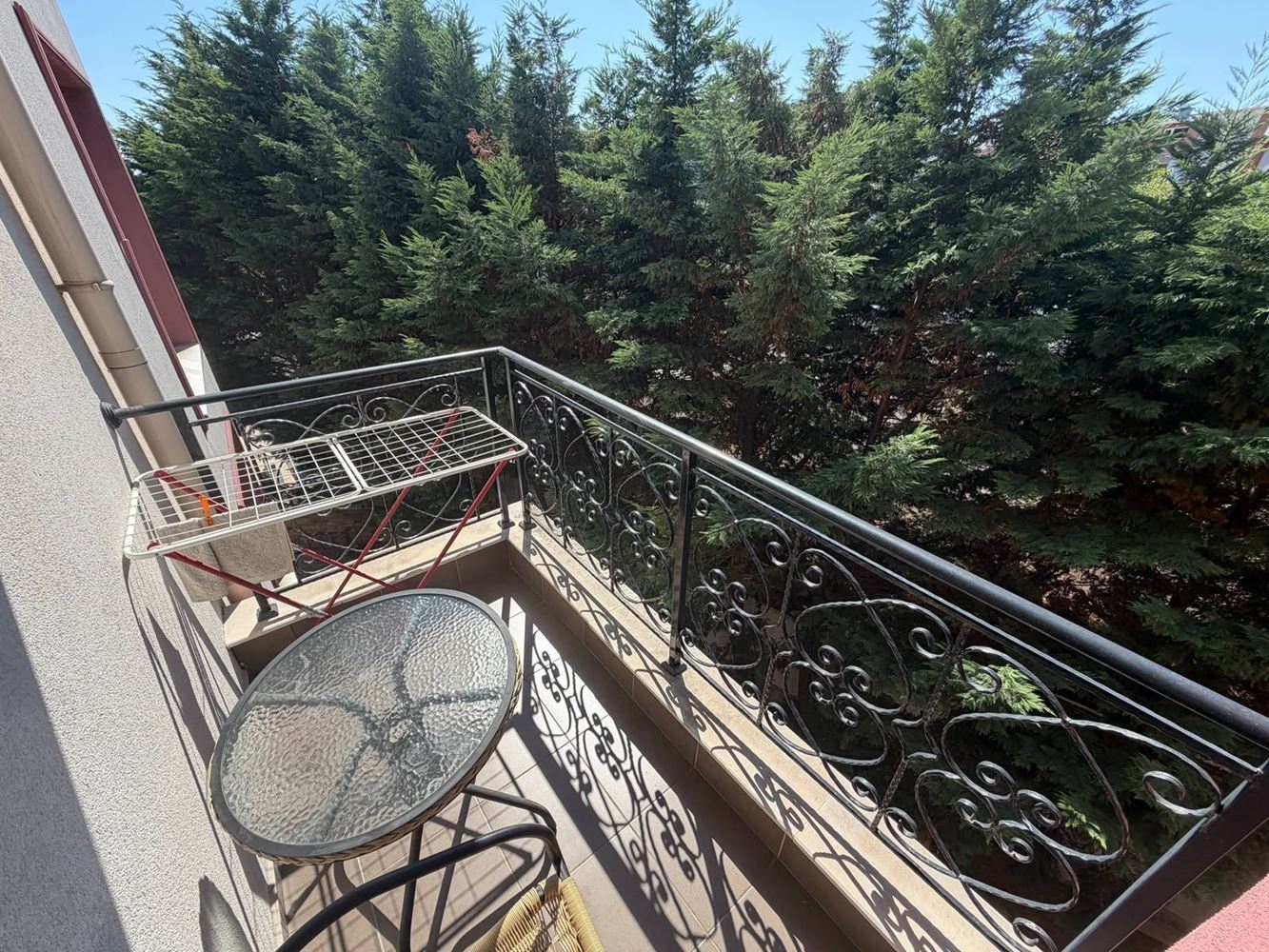 One-Bedroom Apartment in the Heart of Ravda – Cozy Home with a View of Greenery