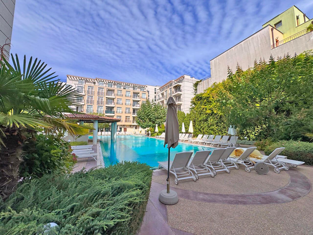 Cozy Two-Bedroom Apartment Within Walking Distance of the Beach