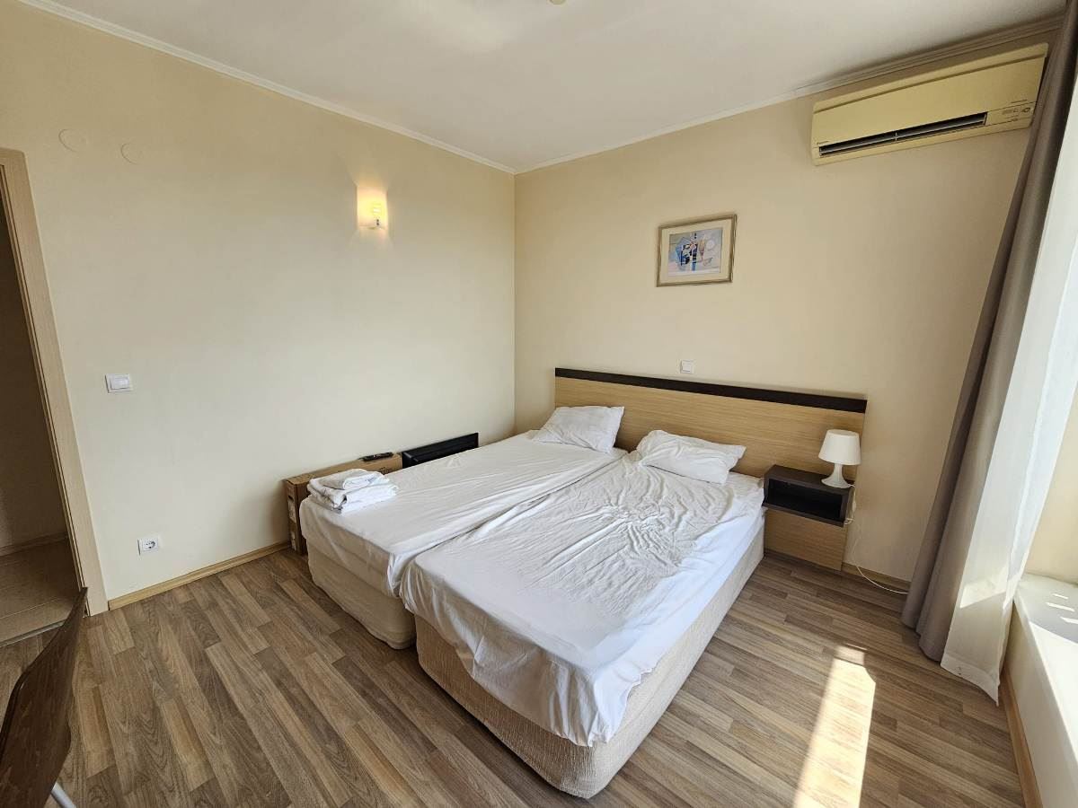 Luxury three-bedroom apartment on the beachfront in Obzor – panoramic sea and mountain views