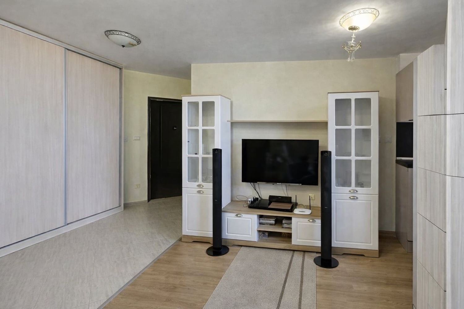 Spacious one-bedroom apartment with panoramic view of the salt lakes and the sea in Pomorie