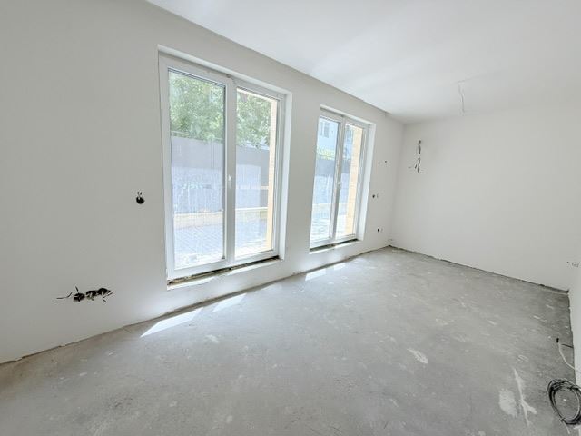 Two-bedroom apartment with private garden and two parking spaces in a new luxury building in the heart of Burgas