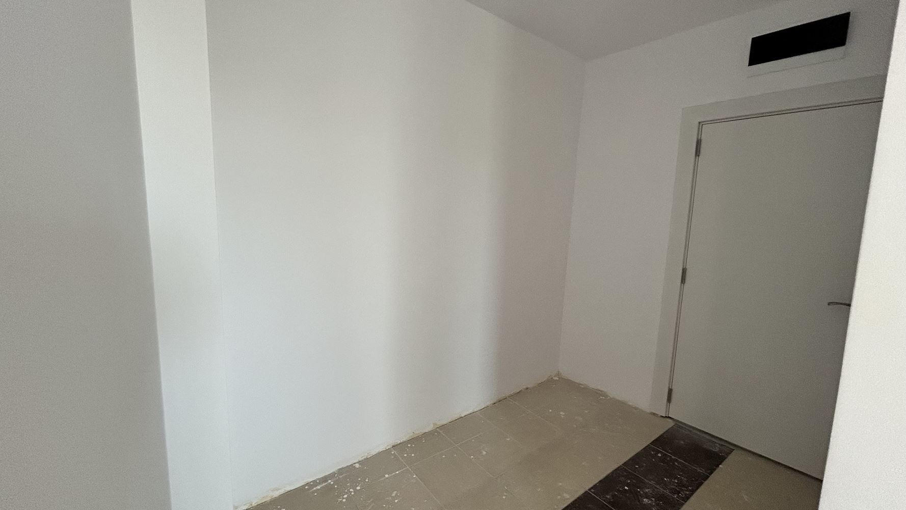 Apartment with Two Bedrooms, South Exposure on the First Sea Line – Space, Comfort and Excellent Investment Opportunity