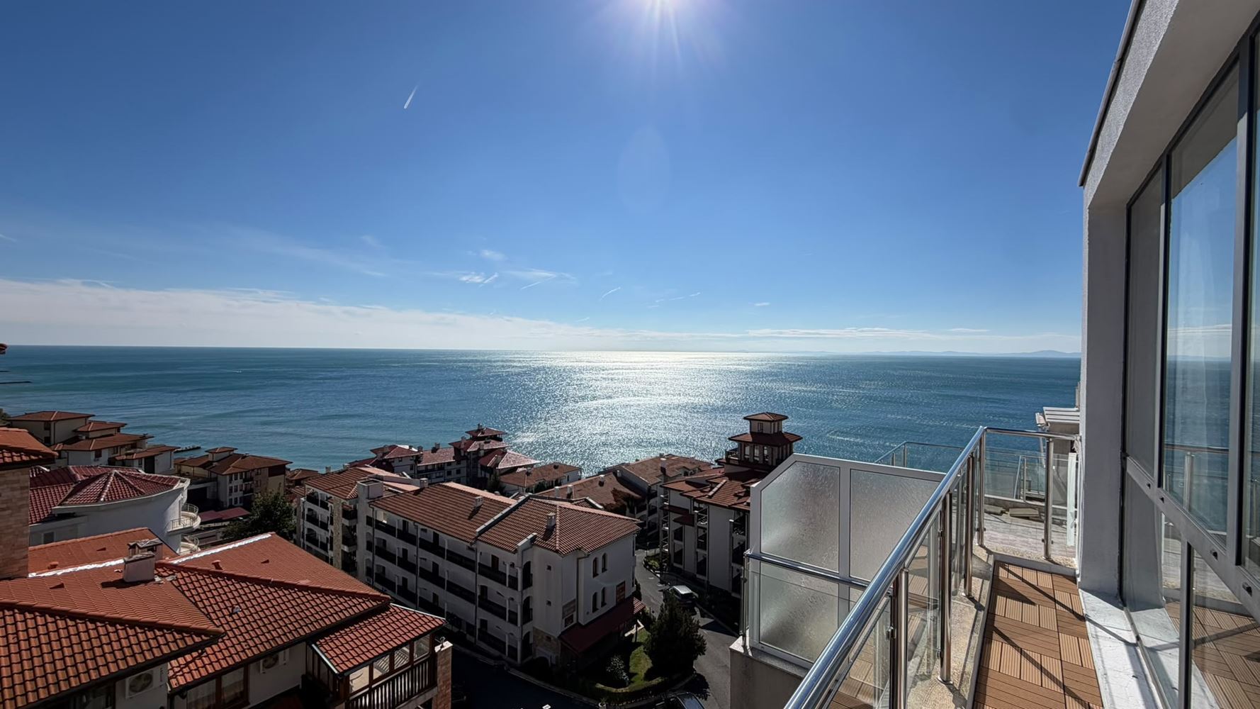 Studio with Panoramic Sea Views, Just 50 Metres from the Beach in Sveti Vlas