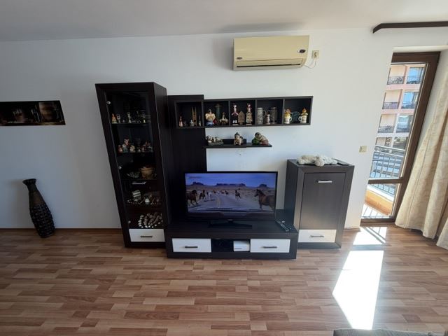 Sunny Beach: Spacious One-Bedroom Apartment with Pool View, 400 Metres from Cacao Beach