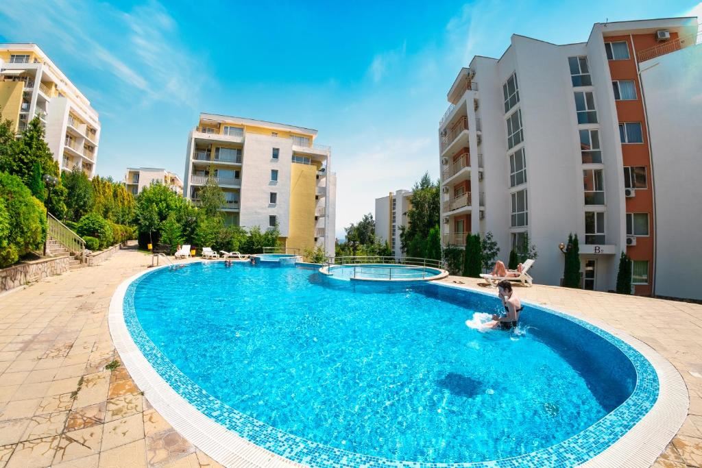 Apartment with One Bedroom and Panoramic Sea View in a Luxury Complex with Multiple Services