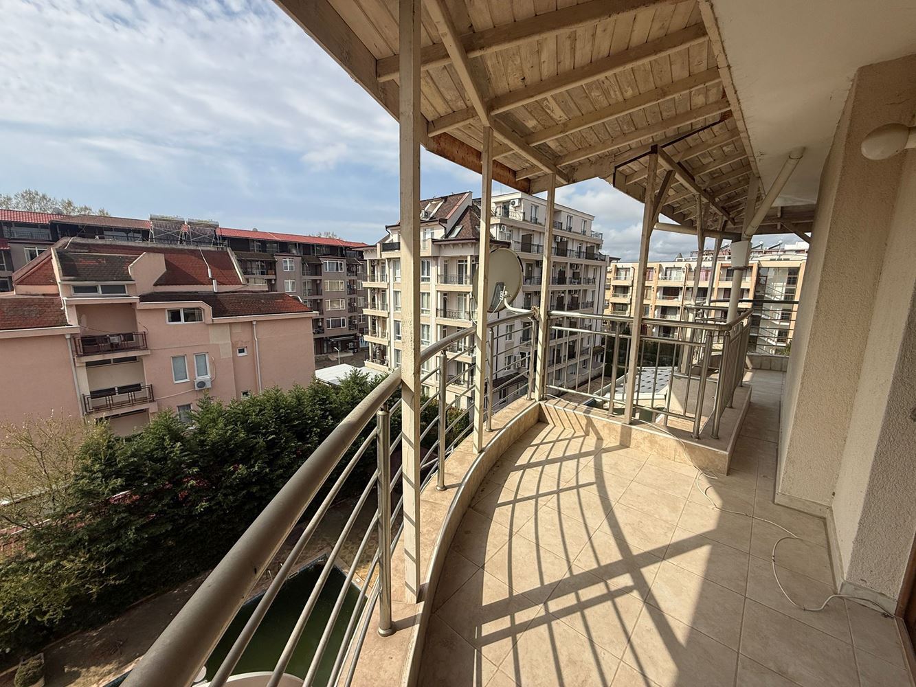Spacious two-bedroom apartment in Sunny Beach – comfort, nature and low maintenance fee