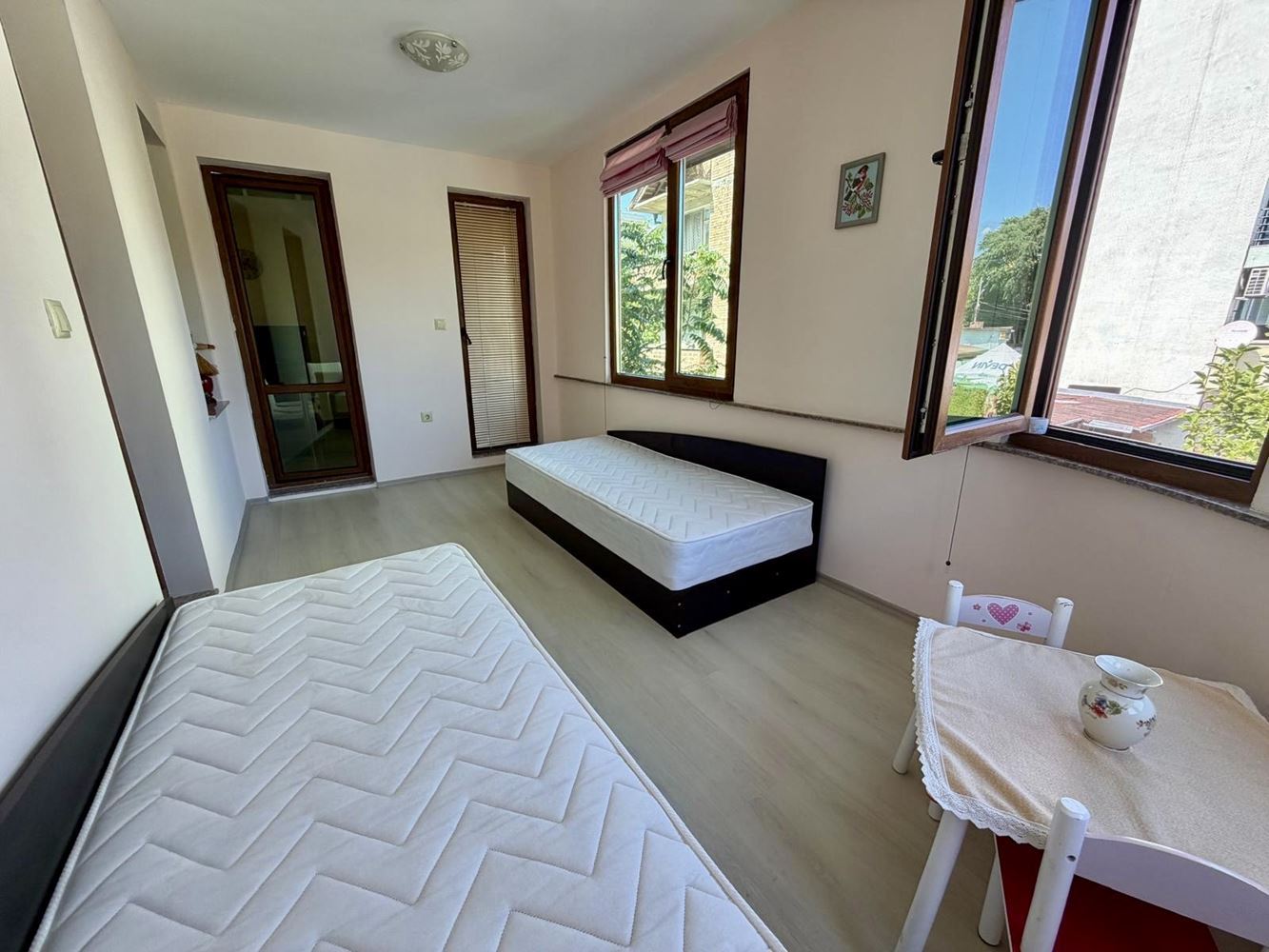 Sarafovo – Spacious One-Bedroom Apartment with Act 16, Minimal Maintenance Fee and Ready Furnishings