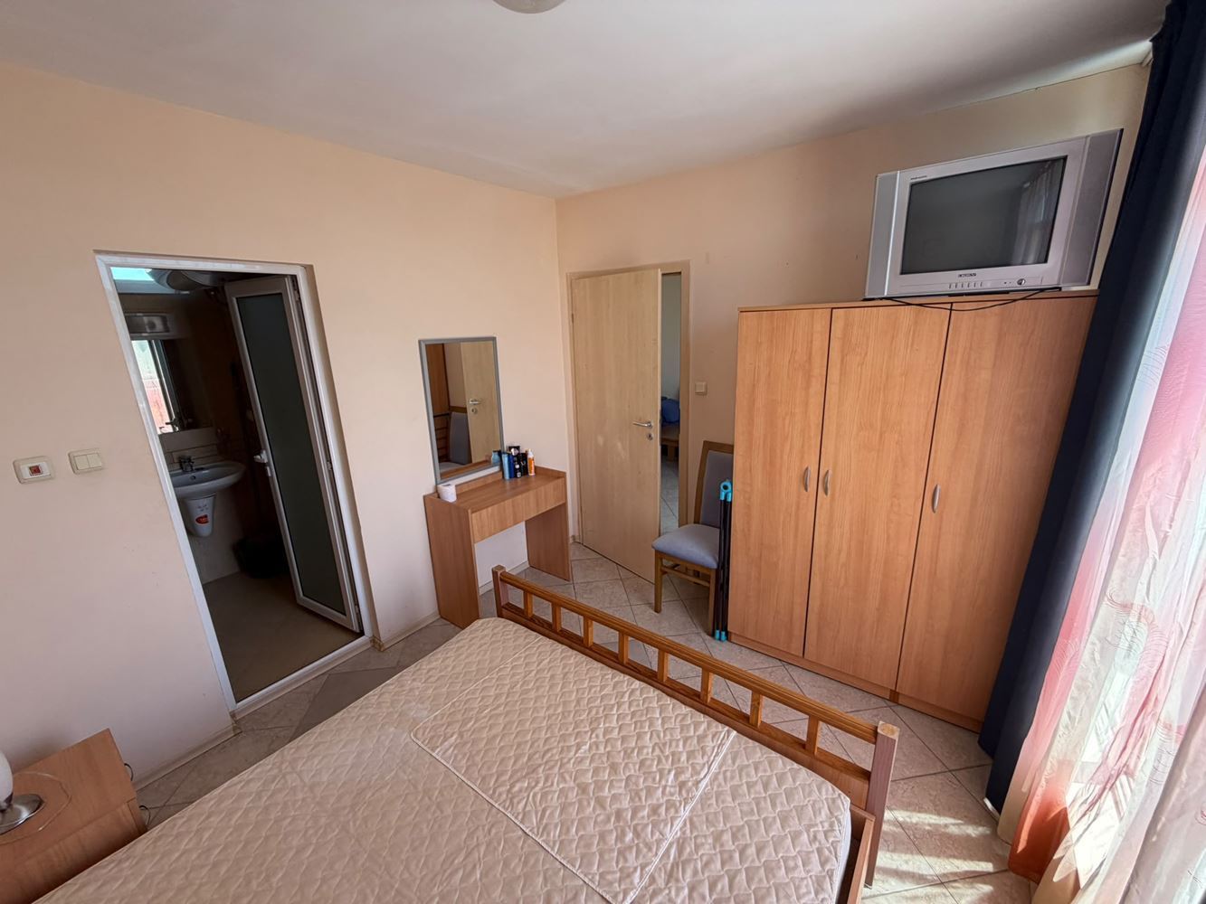 Spacious One-Bedroom Apartment in a Prestigious Gated Complex Near the Beach in Sunny Beach