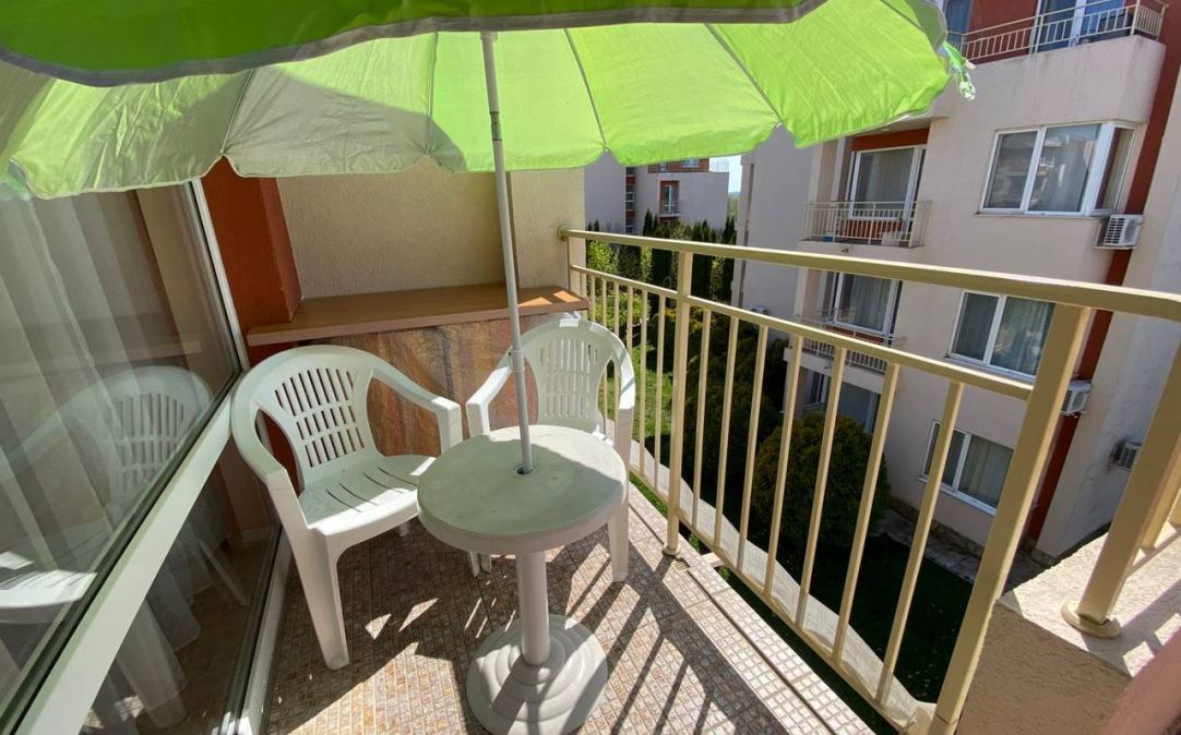 Spacious one-bedroom apartment in a modern complex in Sunny Beach – comfort, greenery, and amenities for residents