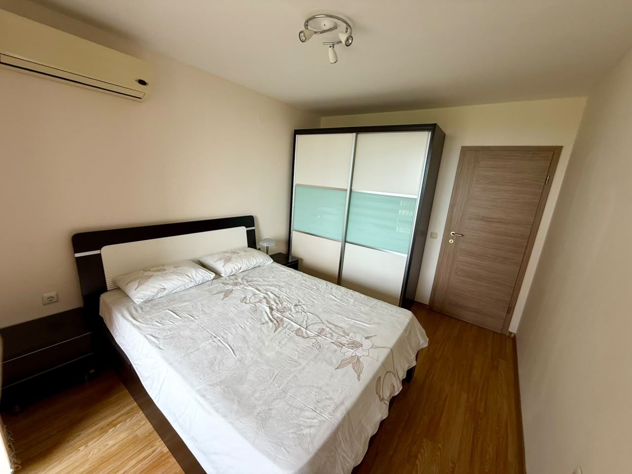 Cozy apartment in Sveti Vlas on the ground floor – sea, mountain and luxury complex