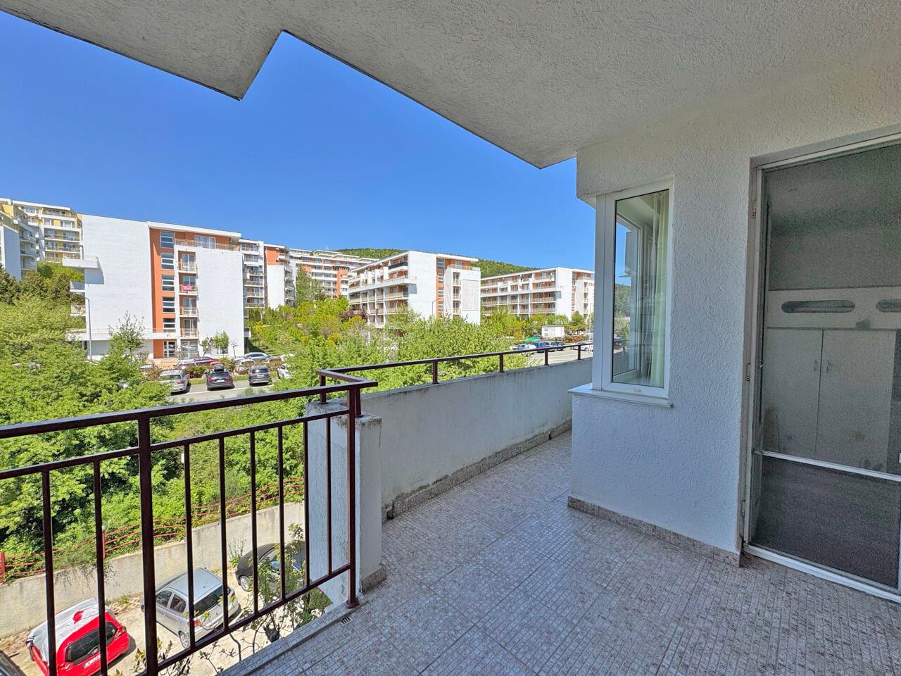 Two-bedroom apartment in a luxury complex on the first line in Sveti Vlas