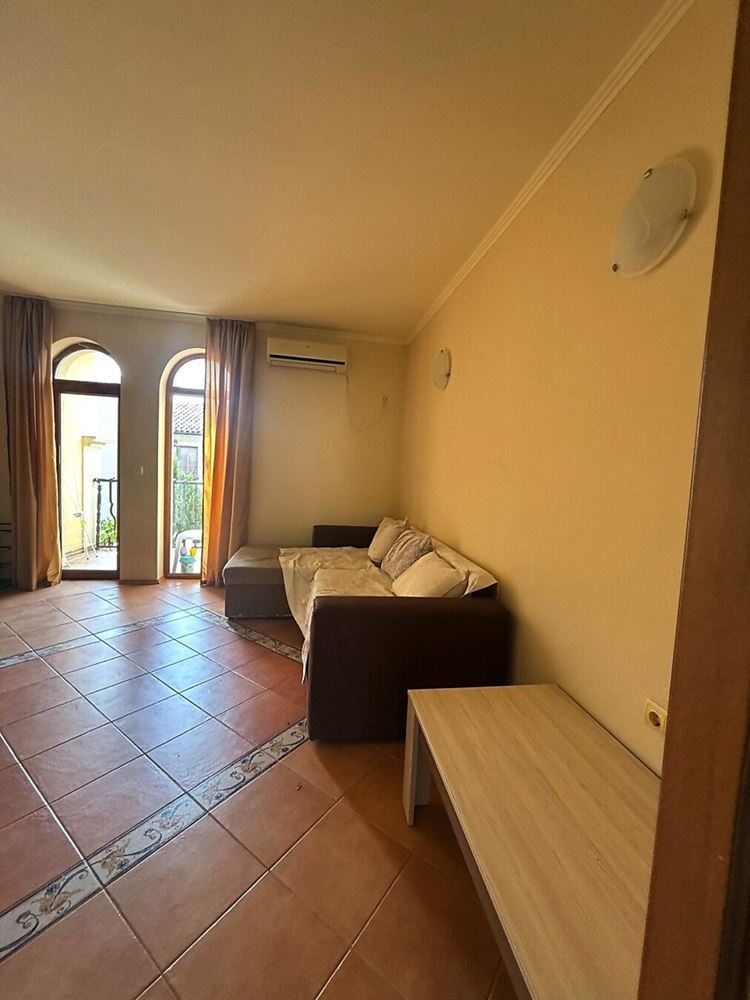 Bright One-Bedroom Apartment with a Large Terrace and Greenery Views in Elenite
