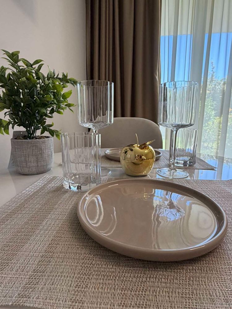 First line by the sea in Sunny Beach – brand-new furnishings and a private yard
