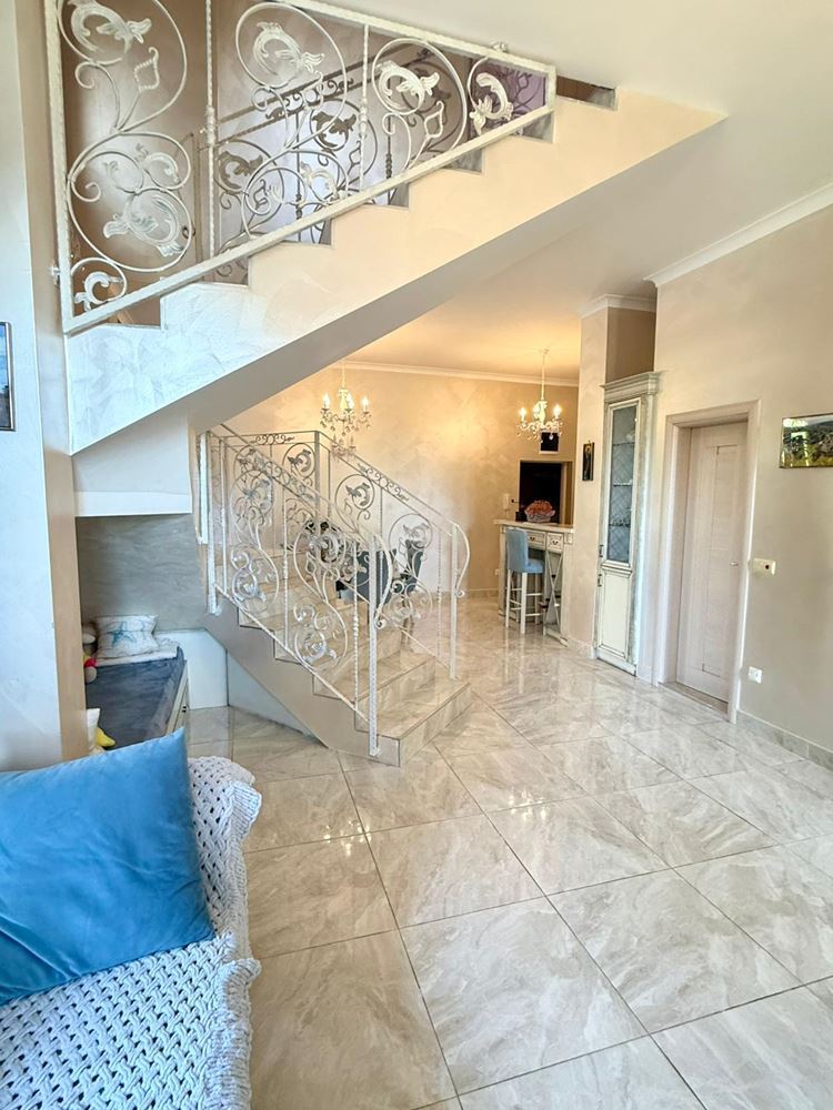 Luxury duplex apartment with spacious veranda and pool view in Sveti Vlas