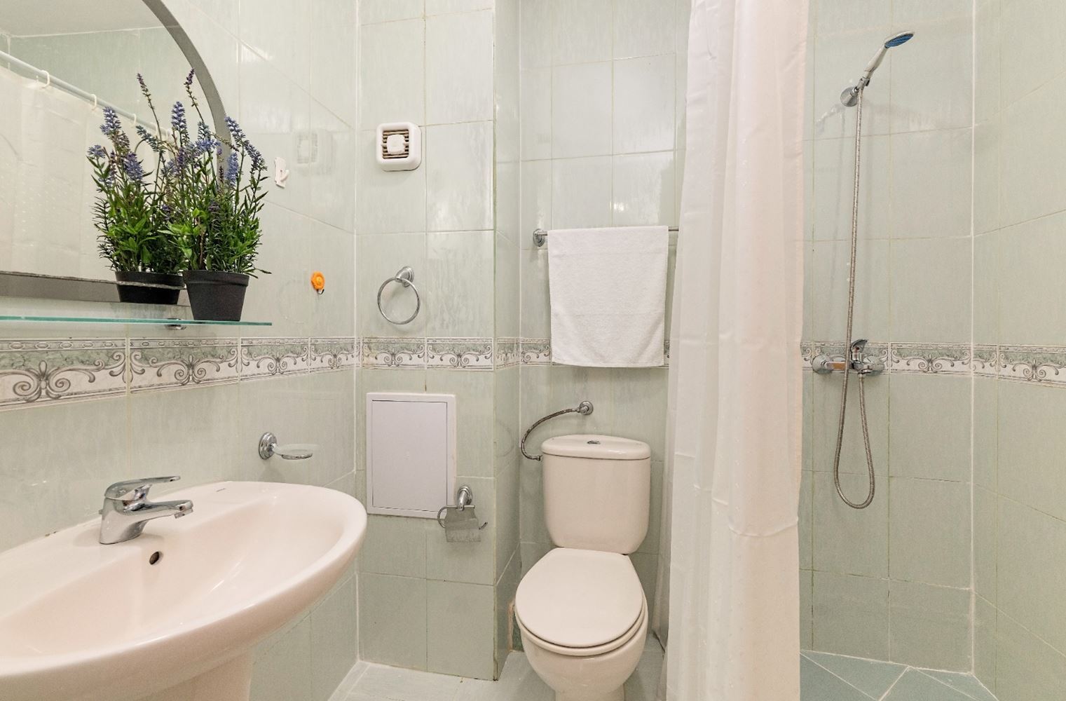 Spacious Apartment with Pool View in Sunny Beach – An Excellent Choice for Holidays and Investment