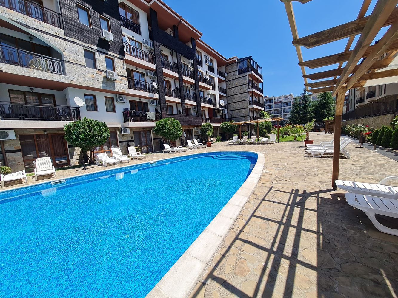 Stylish and cozy apartment with direct access to the pool – modern studio in a gated complex, 300 m from the sea
