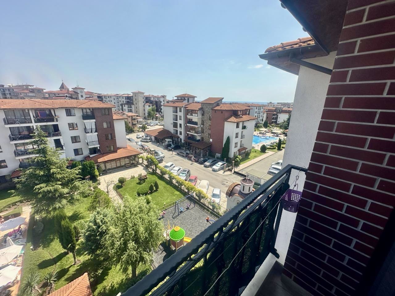 Spacious one-bedroom apartment with a view of the landscaped garden in Nessebar