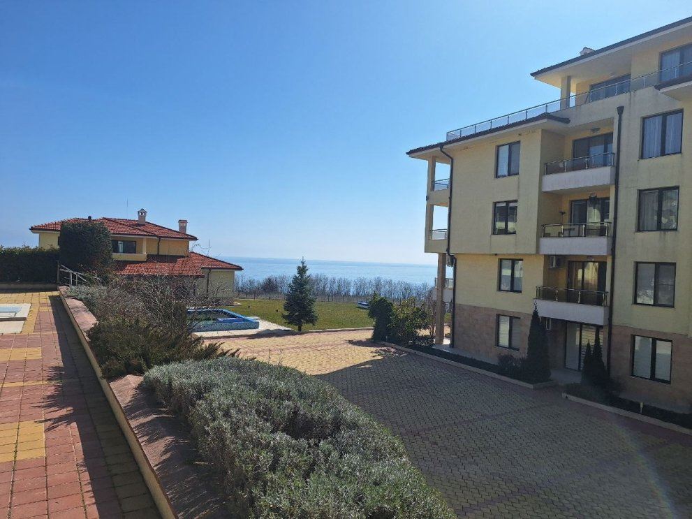 Furnished One-Bedroom Apartment on the First Sea Line with Sea View in Byala