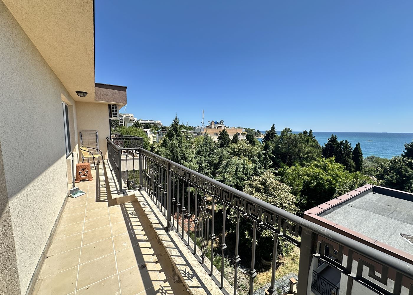One-bedroom apartment on the first line with panoramic sea view in Nessebar