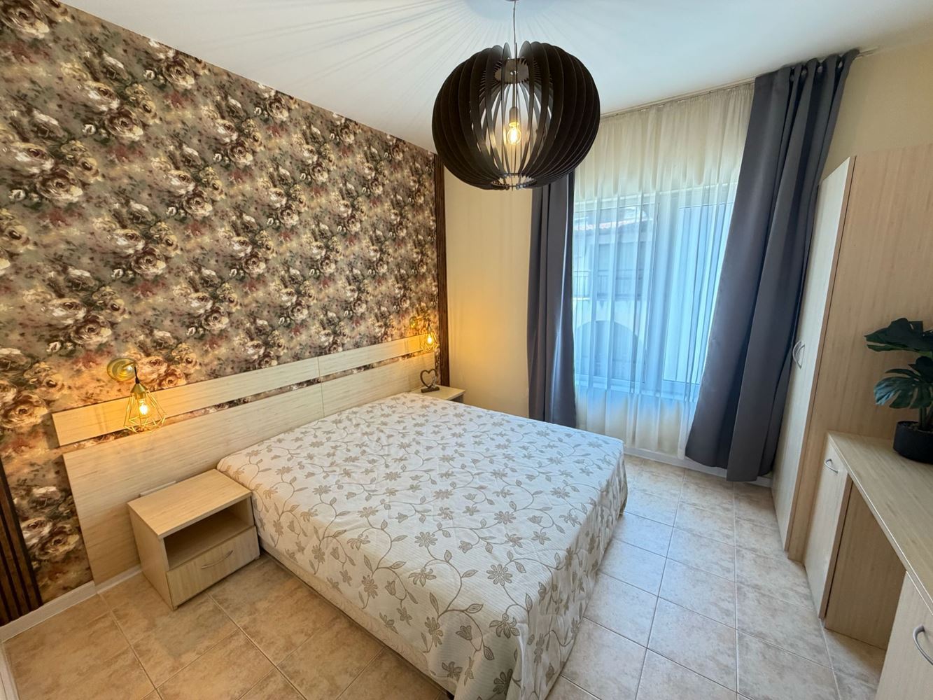 Bright and Spacious One-Bedroom Apartment with Beautiful Pool Views on the Border Between Sunny Beach and Sveti Vlas