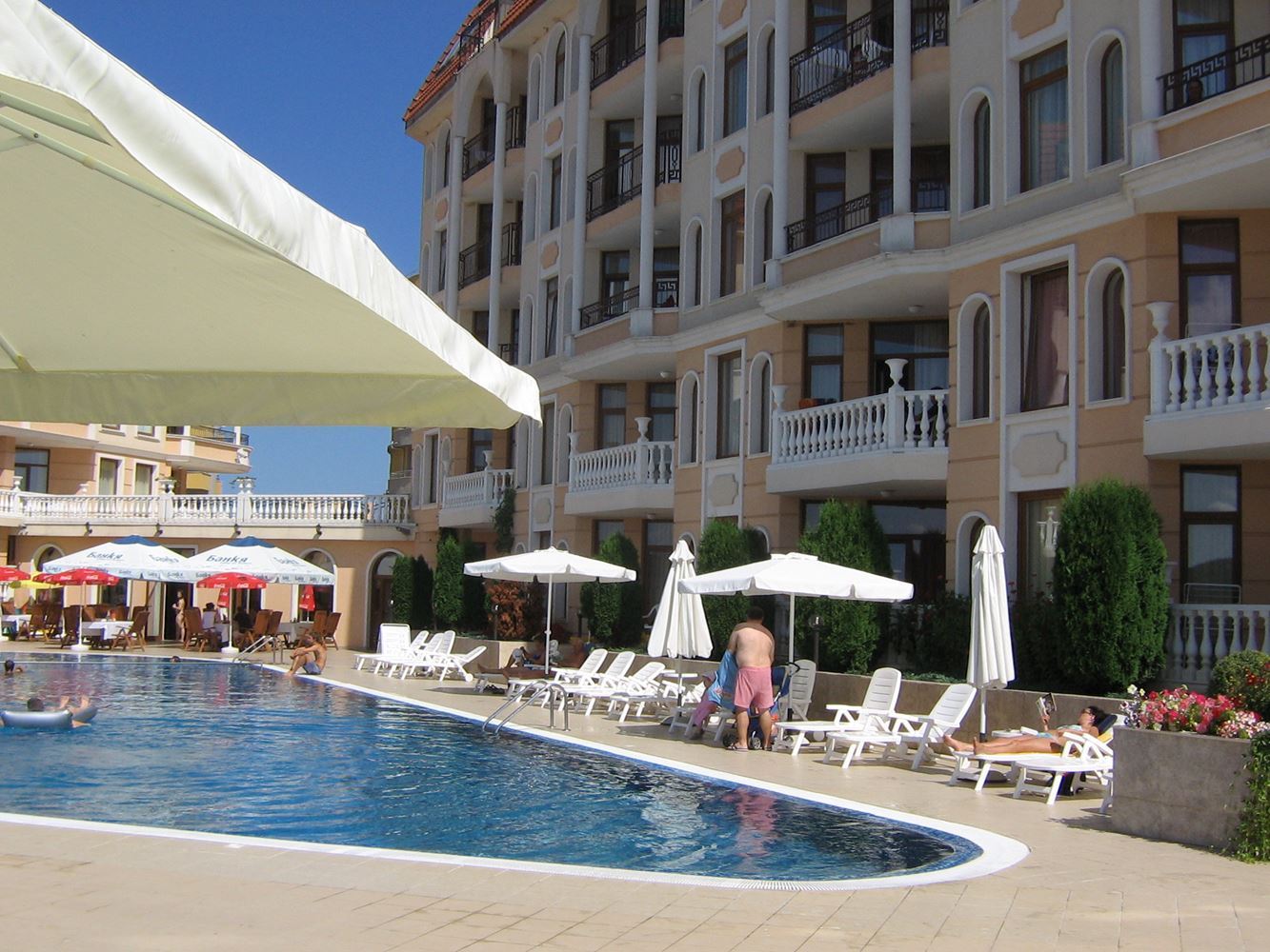 First line to Butamyata Beach! Furnished one-bedroom apartment with partial sea view in Sinemorets