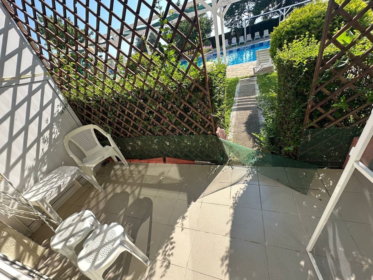 Cozy One-Bedroom Apartment in Ravda with Direct Access to the Pool Area