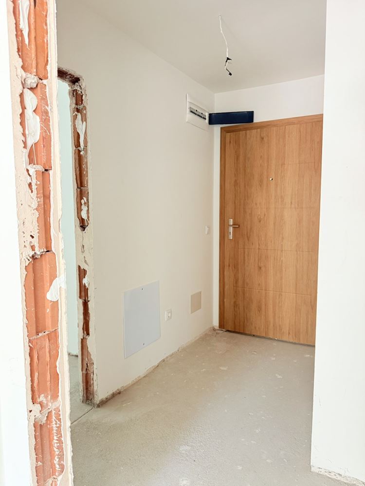 Spacious One-Bedroom Apartment in a New Building with Act 16 in Burgas – Comfort, Space and Excellent Location