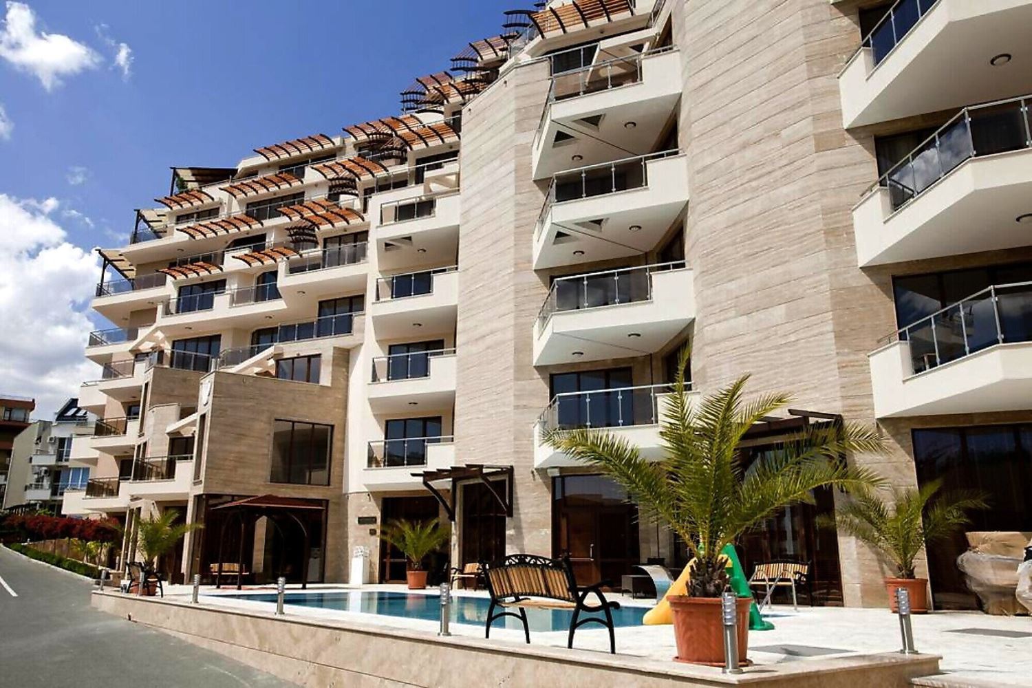 Two-room apartment with sea view in Sveti Vlas – 200 metres from the beach