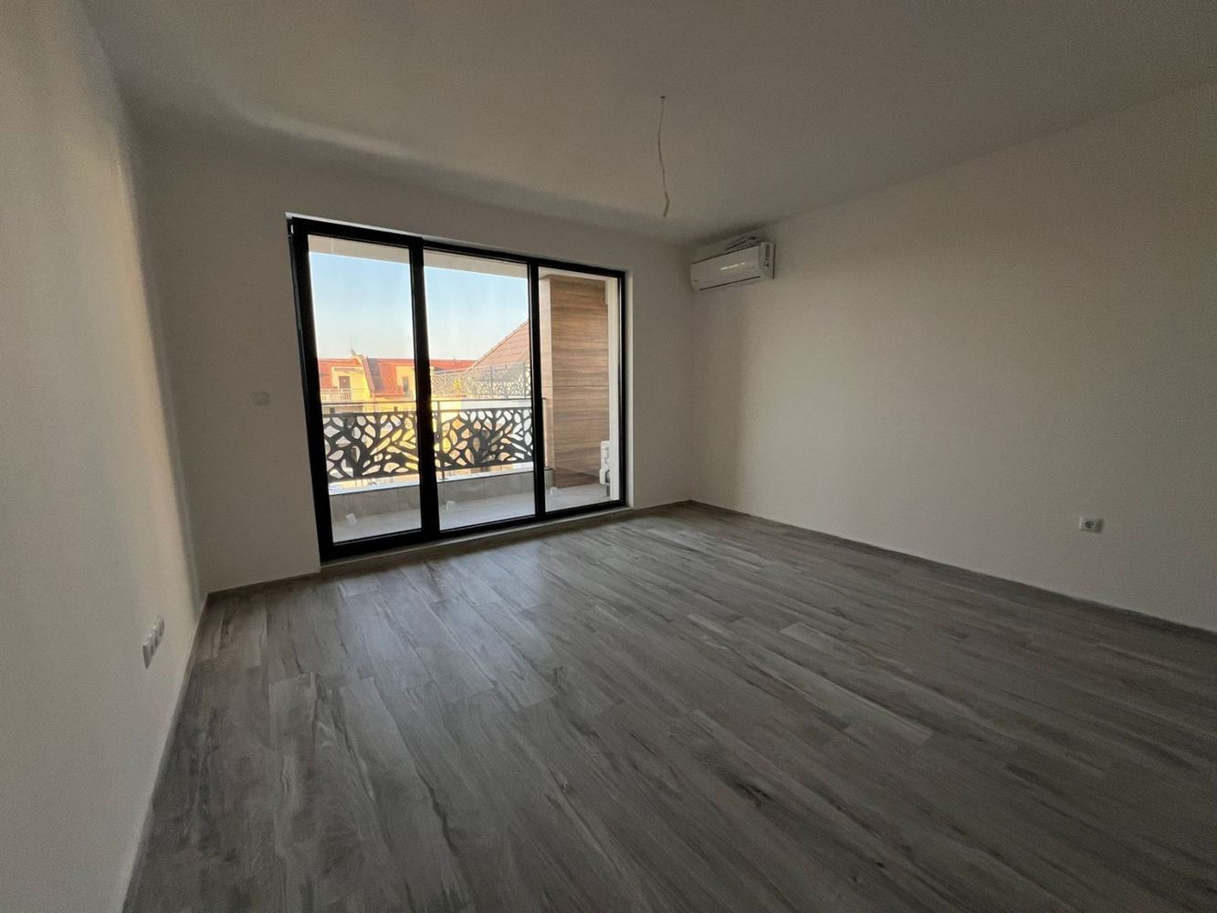 Luxury One-Bedroom Apartment 50 Meters from the Beach in Sozopol – No Maintenance Fee