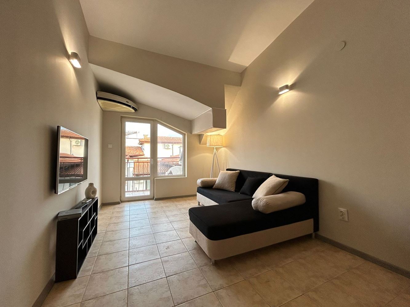 Spacious two-bedroom apartment in Sveti Vlas surrounded by greenery