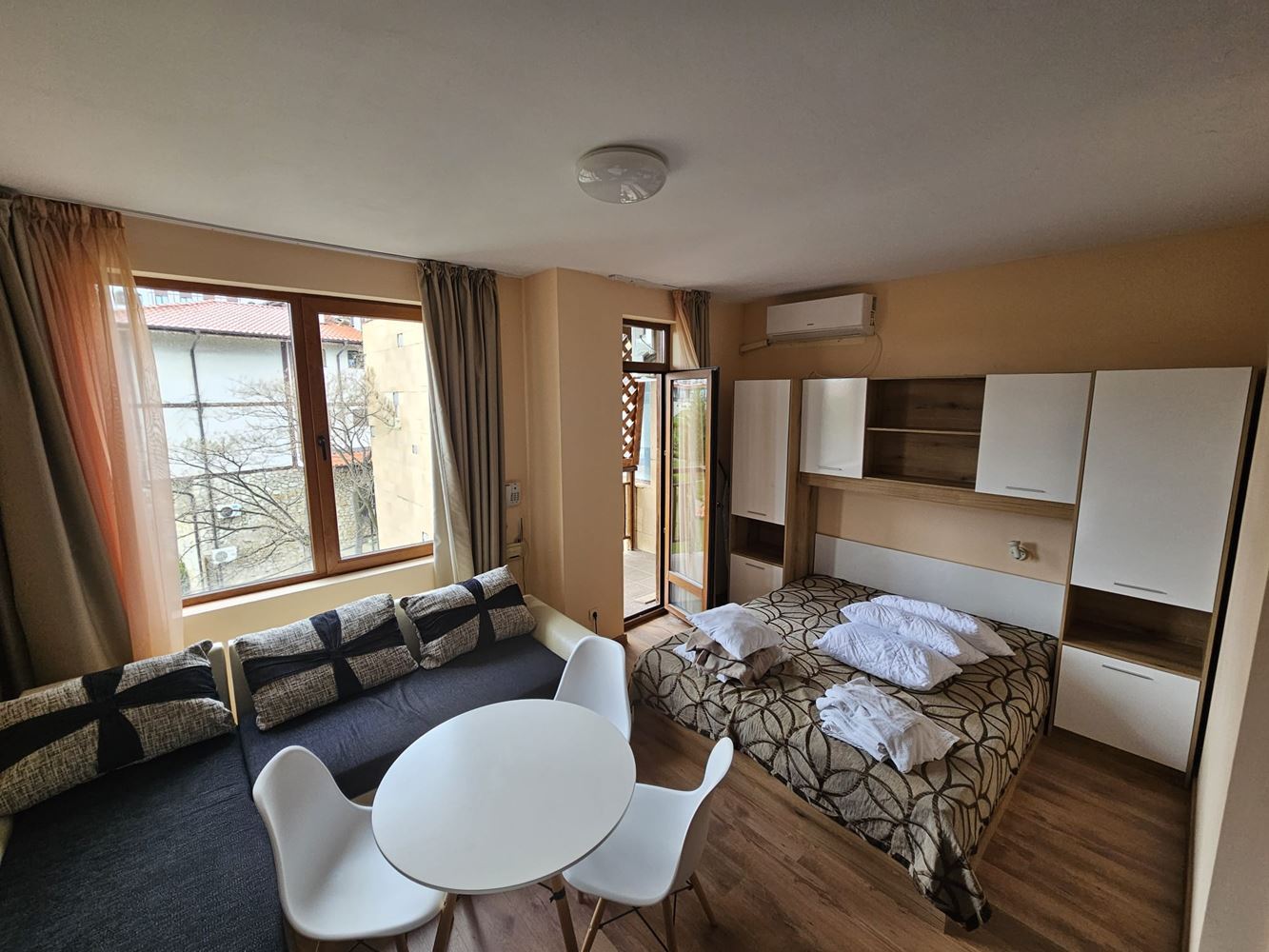Cozy Studio on the First Sea Line with a Seaside Atmosphere in Sveti Vlas