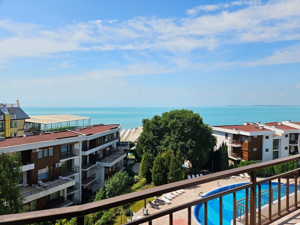 Panoramic Two-Bedroom Apartment Just Steps from the Beach in Elenite with Incredible Bay View
