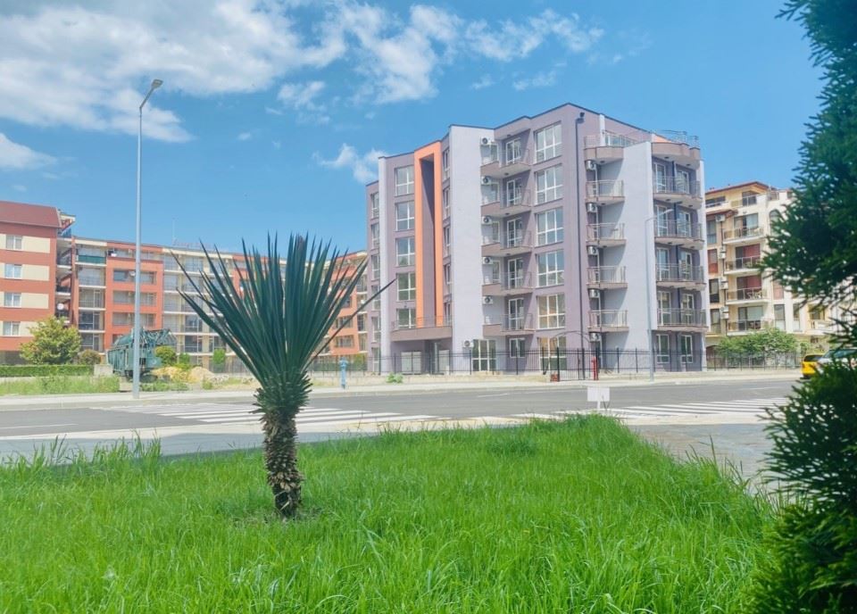 Stylish one-bedroom apartment with low maintenance fee in Sunny Beach – comfort, security and an excellent seaside investment