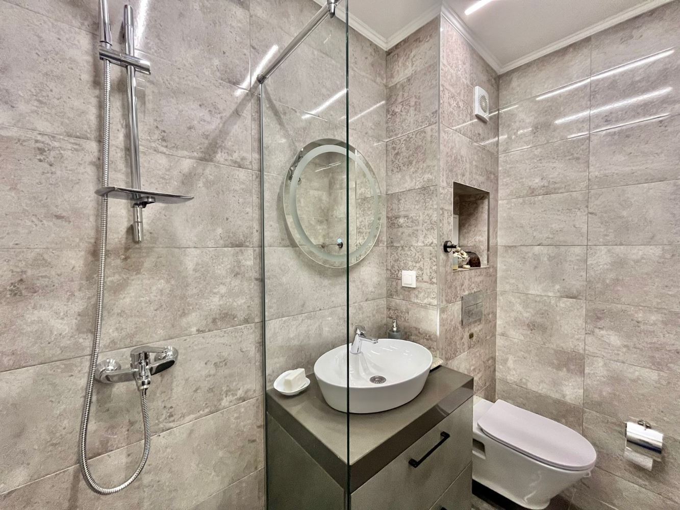 Two-level apartment with two bedrooms in the centre of Ravda – luxury, comfort and excellent location close to the sea