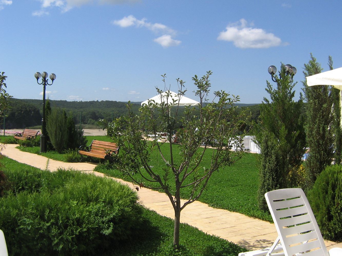 First line to Butamyata Beach! Furnished one-bedroom apartment with partial sea view in Sinemorets
