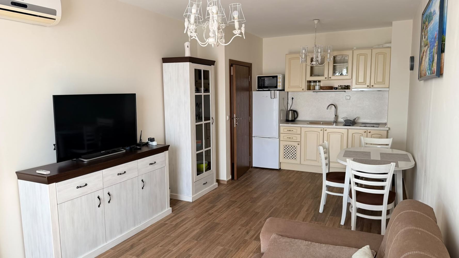 Two-room apartment with panoramic sea view, just a step away from the sea in Ravda