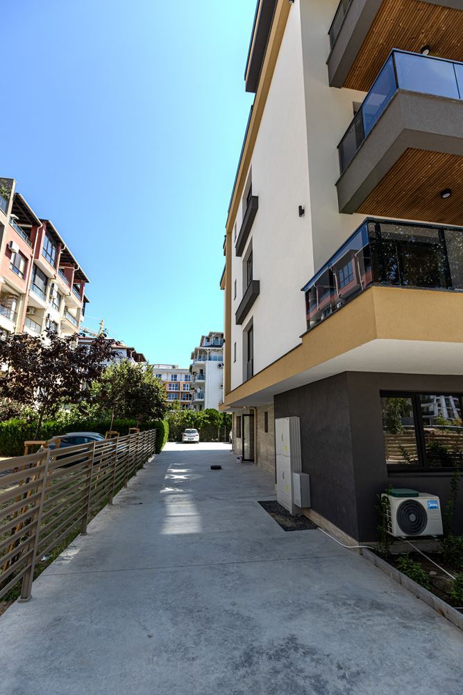 One-Bedroom Apartment on the Ground Floor in a Modern Complex in Sunny Beach