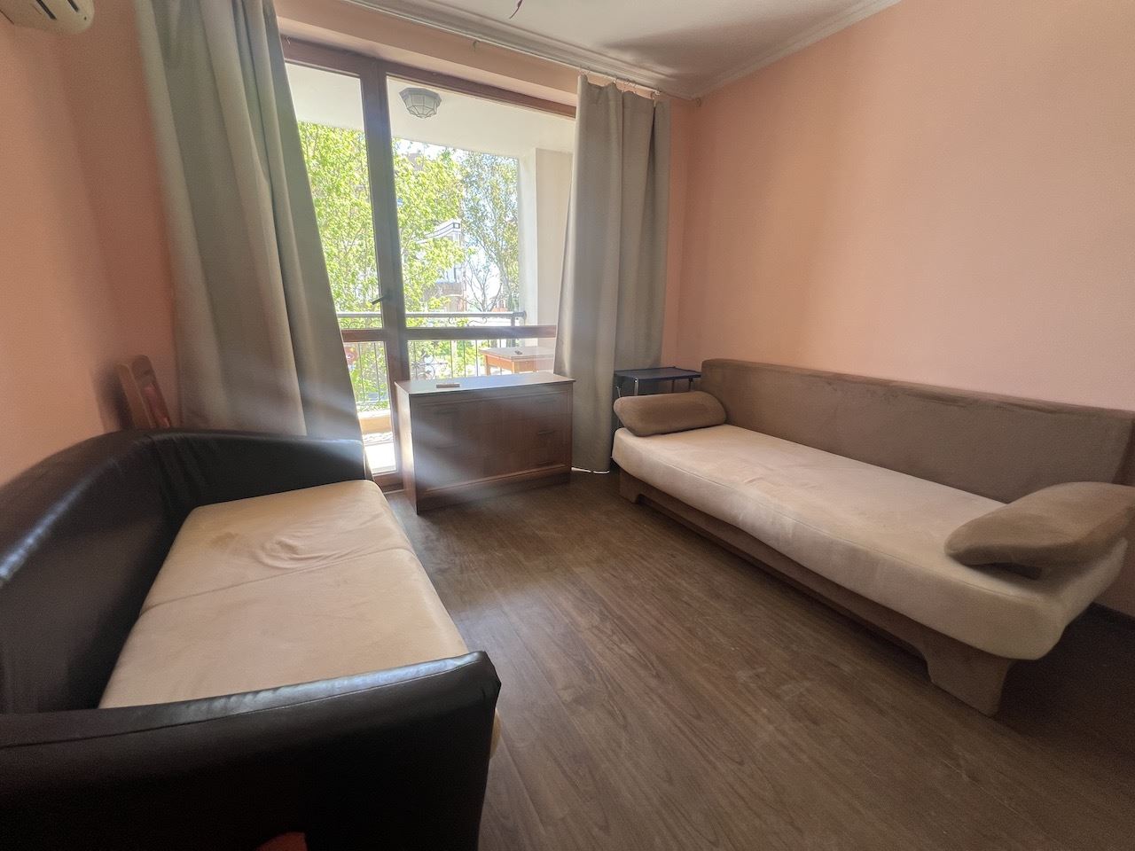 Cozy studio in the heart of Elenite – just minutes from the beach, in a gated complex with a pool and excellent amenities