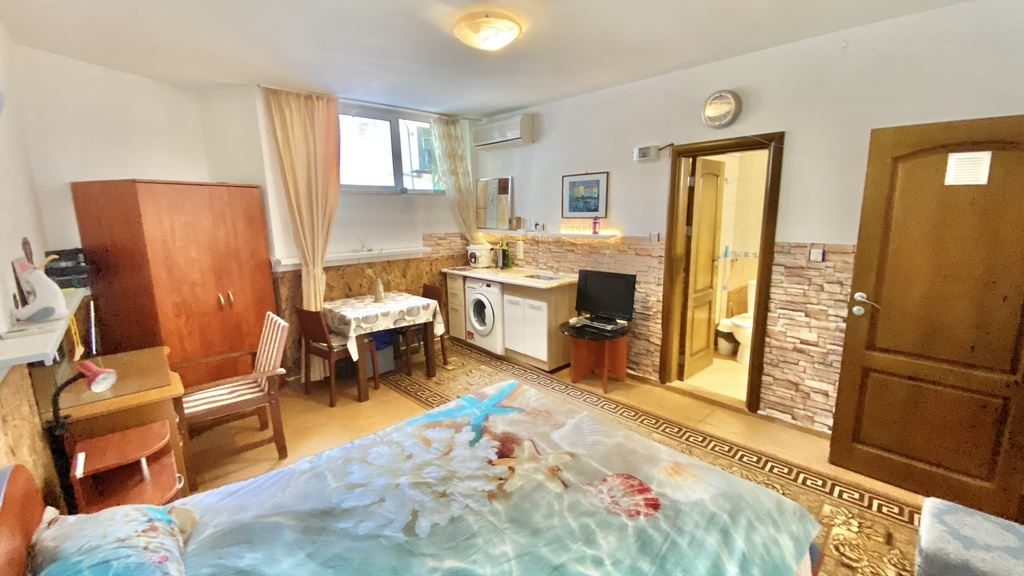 Cozy studio in Sveti Vlas – no maintenance fee; walking distance to Marina Dinevi