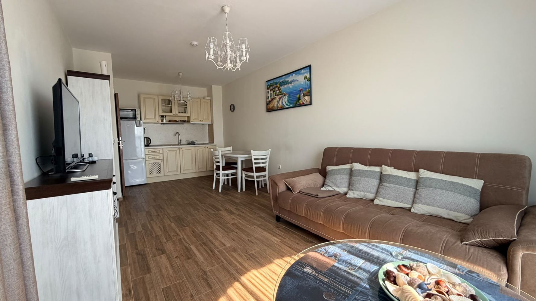 Two-room apartment with panoramic sea view, just a step away from the sea in Ravda