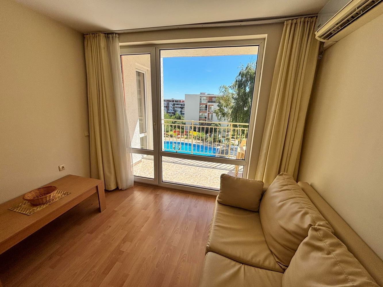 Apartment with a Beautiful Pool View in Sveti Vlas – Your Place for a Seaside Holiday