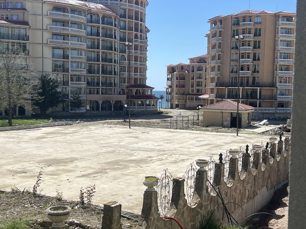 Cozy studio in the heart of Elenite – just minutes from the beach, in a gated complex with a pool and excellent amenities