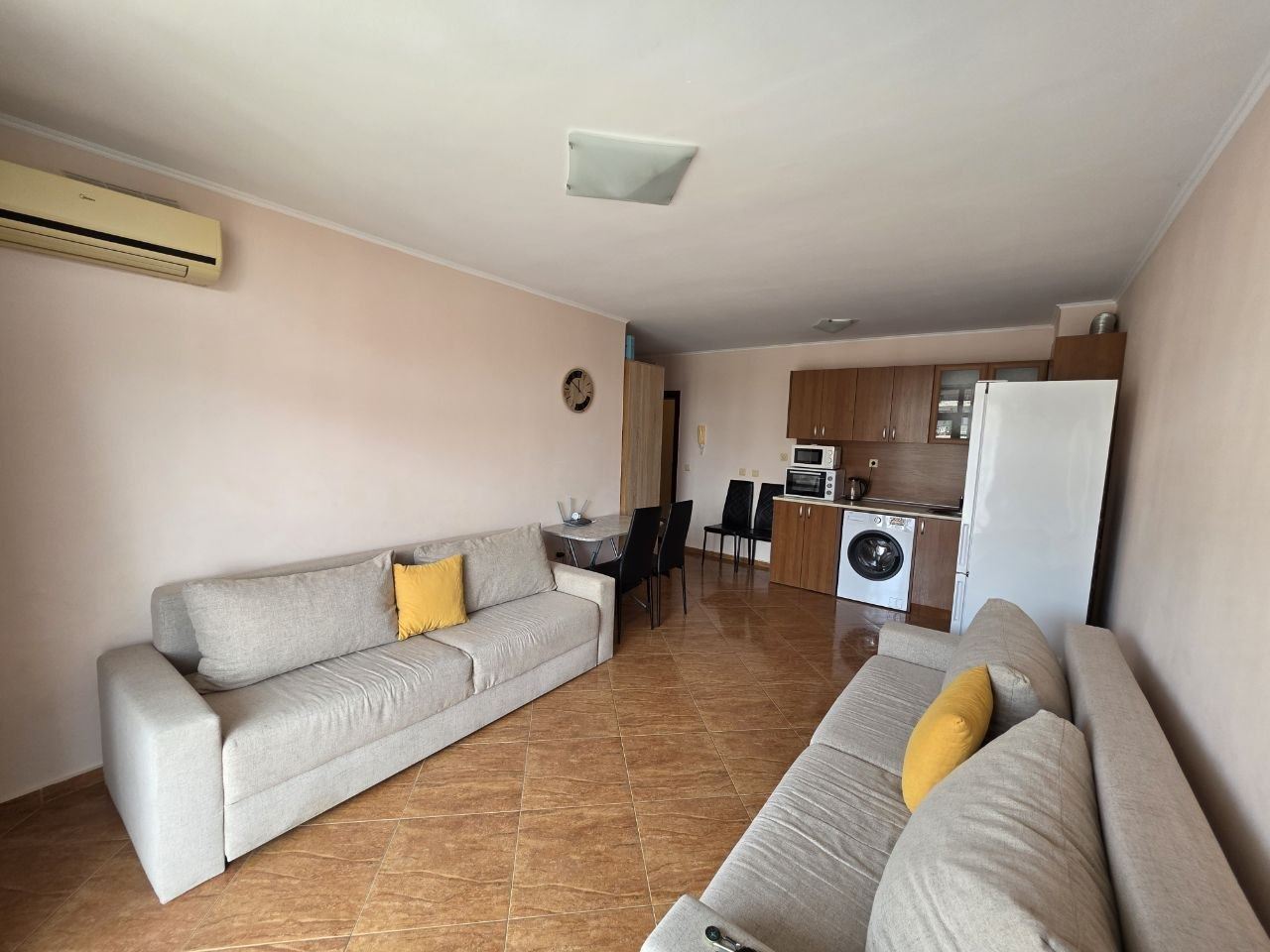 Studio with Pool View in Sveti Vlas – an Excellent Option for Investment, Living or Summer Holidays