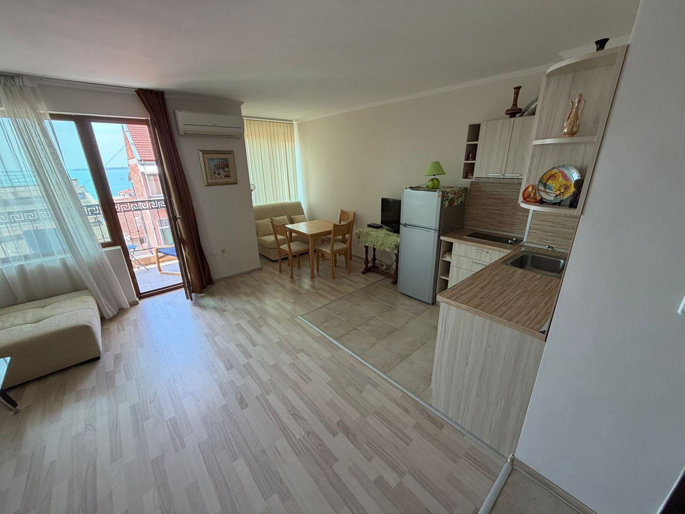 Sveti Vlas: exceptionally spacious studio with panoramic sea view